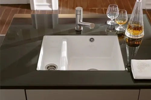 Bild von VILLEROY BOCH Subway 60 XU Unterbauspüle, inklusive Ablaufgarnitur mit Handbetätigung, aus Keramik, 545 x 440 mm, Chromite CeramicPlus #675801J0