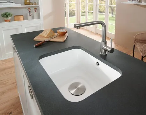 Bild von VILLEROY BOCH Steel Shower Niederdruck Küchenarmatur, aus Edelstahl, Edelstahl massiv #969711LC