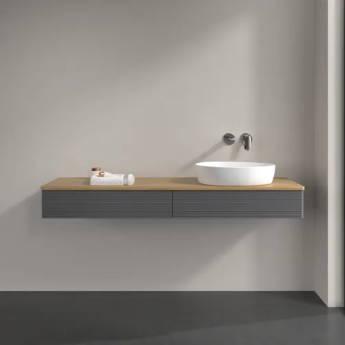 Bild von VILLEROY BOCH Antao Waschbeckenunterschrank, 2 Auszüge, 1600 x 190 x 500 mm, Front mit Struktur, Anthracite Matt Lacquer / Honey Oak #K16111GK