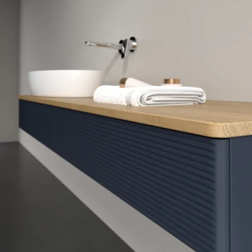 Bild von VILLEROY BOCH Antao Waschbeckenunterschrank, mit Beleuchtung, 2 Auszüge, 1600 x 190 x 500 mm, Front mit Struktur, Midnight Blue Matt Lacquer / Honey Oak #L15111HG