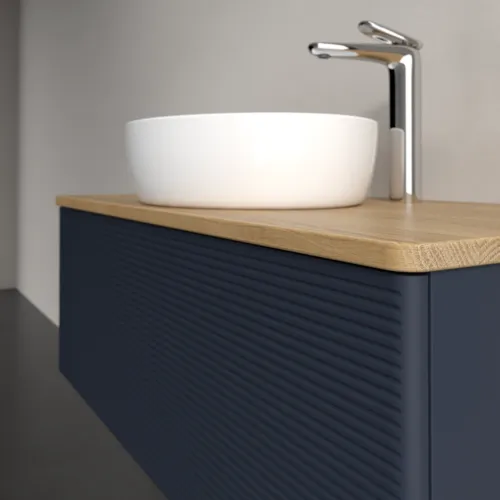 Bild von VILLEROY BOCH Antao Waschbeckenunterschrank, mit Beleuchtung, 1 Auszug, 1000 x 360 x 500 mm, Front mit Struktur, Midnight Blue Matt Lacquer / Honey Oak #L31151HG