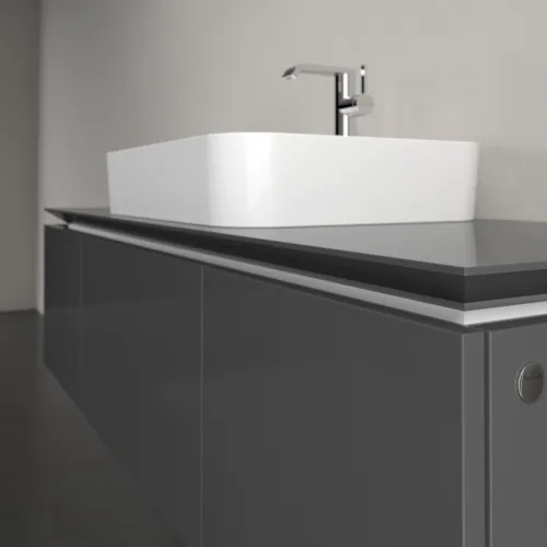 Bild von VILLEROY BOCH Legato Waschbeckenunterschrank, 3 Auszüge, 1400 x 380 x 500 mm, Glossy Grey / Glossy Grey #B75900FP